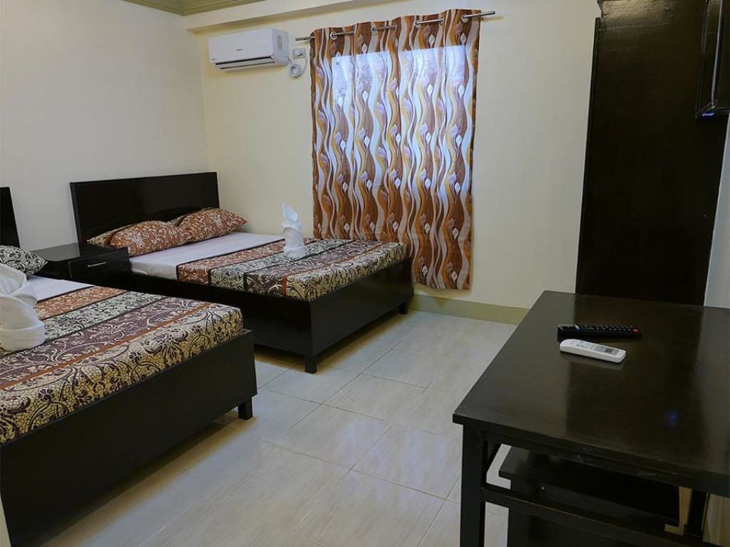 Island Tropic Hotel and Restaurant