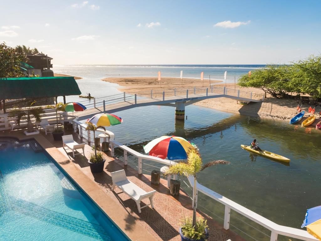 Punta Riviera Resort